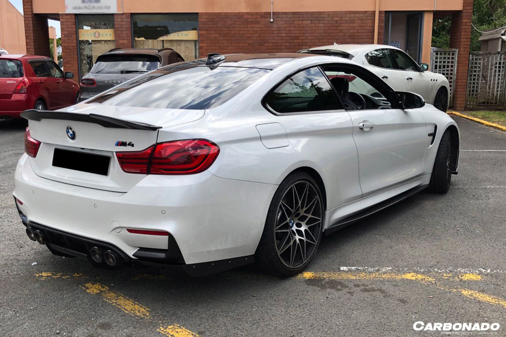 Faldones laterales de fibra de carbono estilo VA para BMW M4 F82 2014-2020