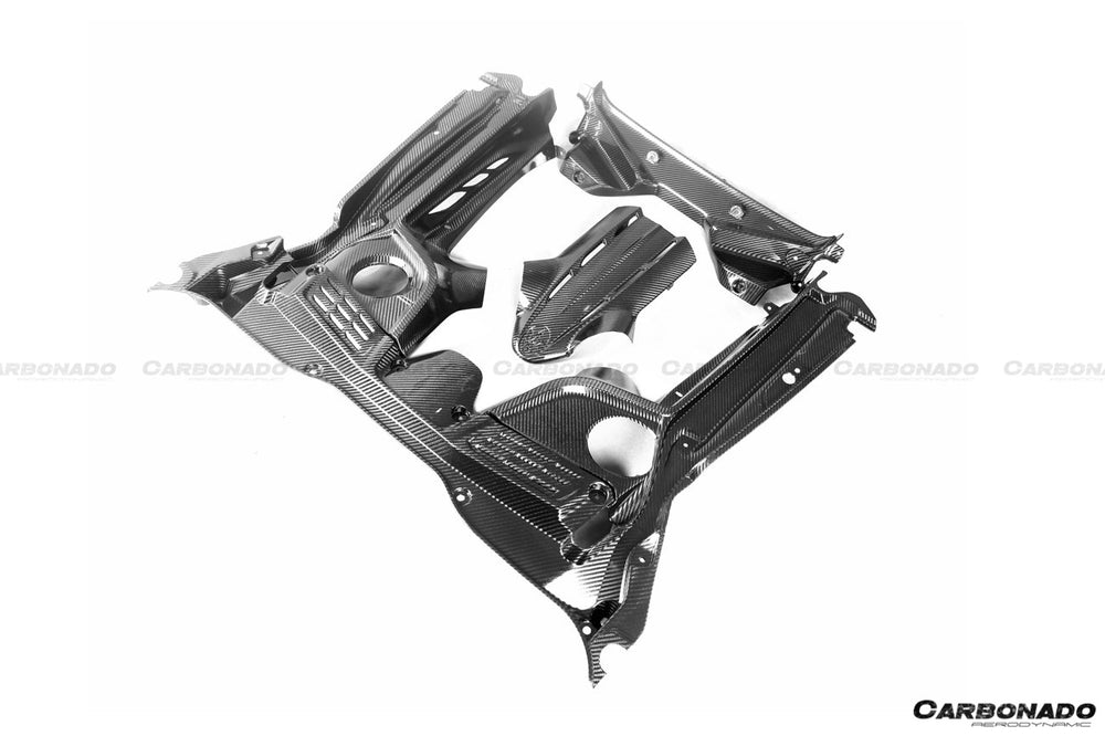 Interior del compartimiento del motor de fibra de carbono seca del Maserati MC20 2020-UP