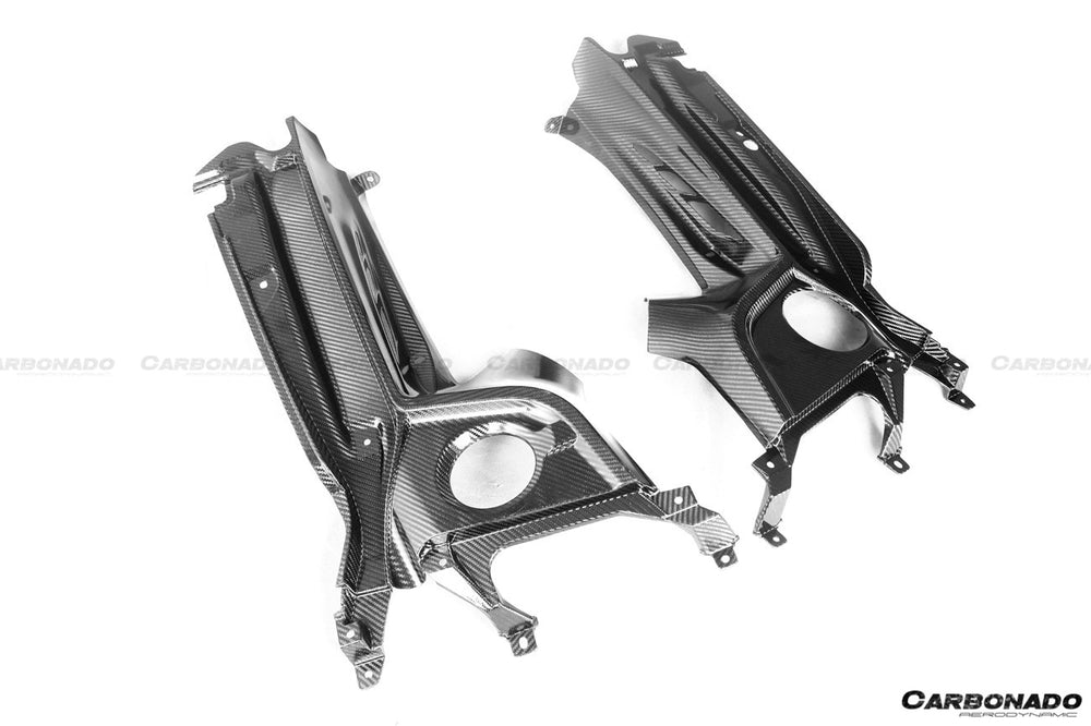 Interior del compartimiento del motor de fibra de carbono seca del Maserati MC20 2020-UP