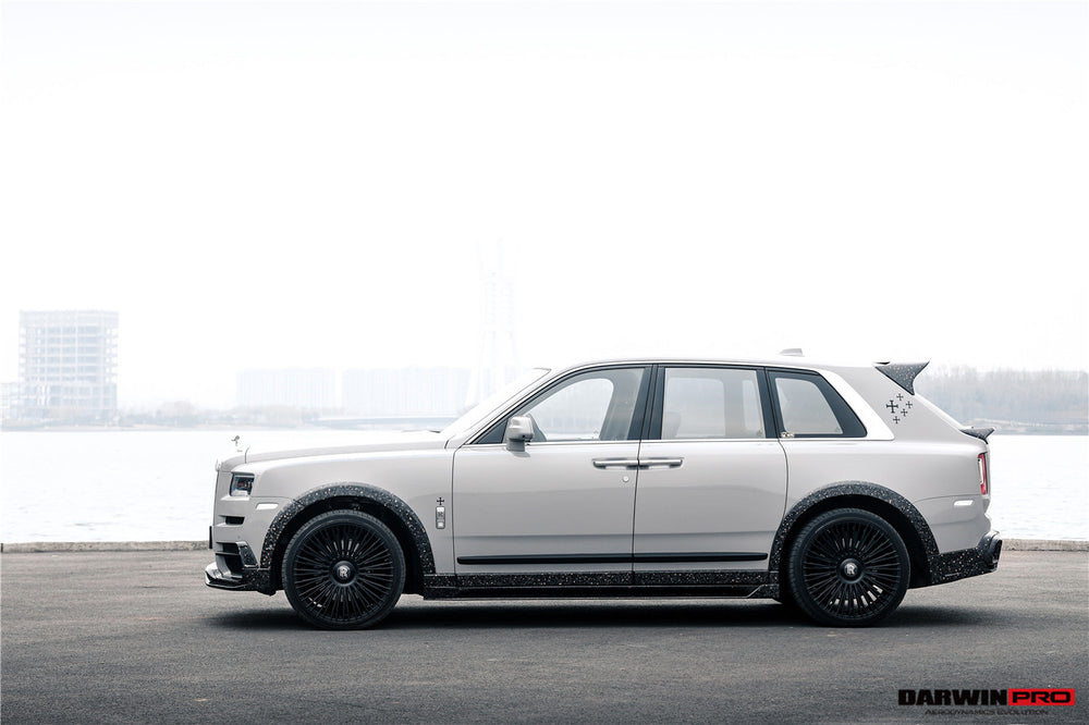Faldones laterales de fibra de carbono estilo BKSS de Rolls-Royce Cullinan 2018-2024