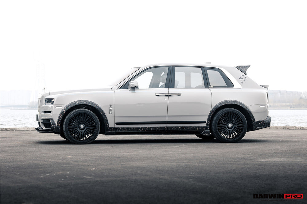 Faldones laterales de fibra de carbono estilo BKSS de Rolls-Royce Cullinan 2018-2024