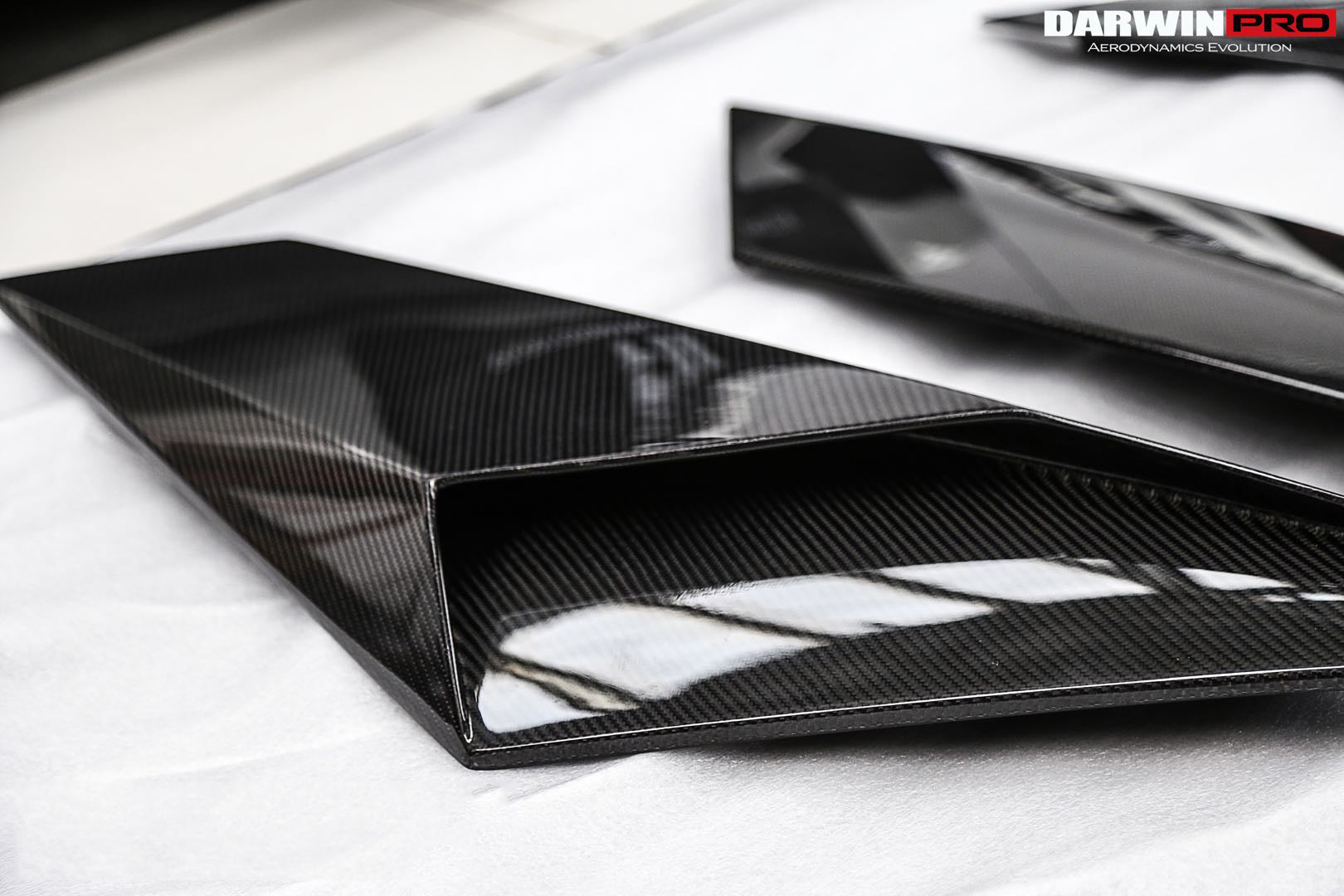 2011-2016 Lamborghini Aventador LP700 Coupe & Roadster BKSS Style Carbon Fiber Rear Side Scoops - DarwinPRO Aerodynamics