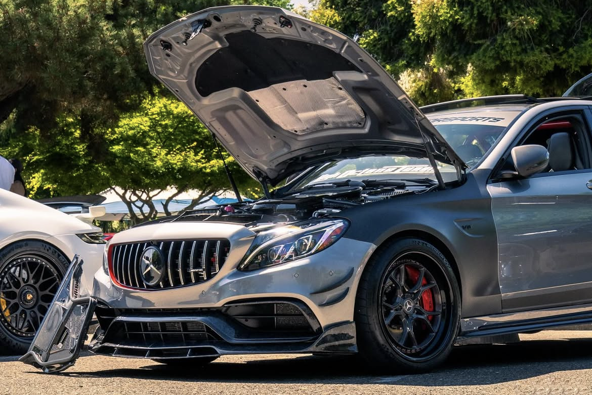2015-2021 Mercedes Benz W205 C63 S AMG Sedan Carbon Fiber Fender 2015-2021 Mercedes Benz W205 C63 S AMG Sedan Carbon Fiber Fender