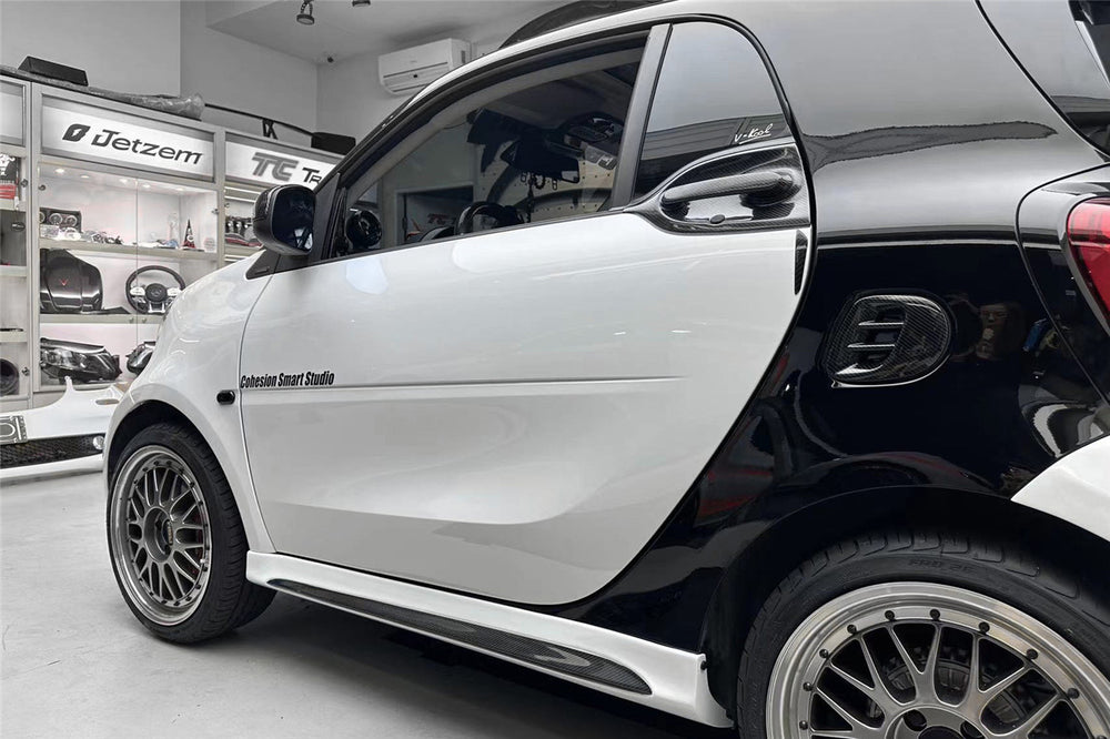 Faldones laterales de fibra de carbono parciales estilo Smart Fortwo 453 BKSS 2016-2020