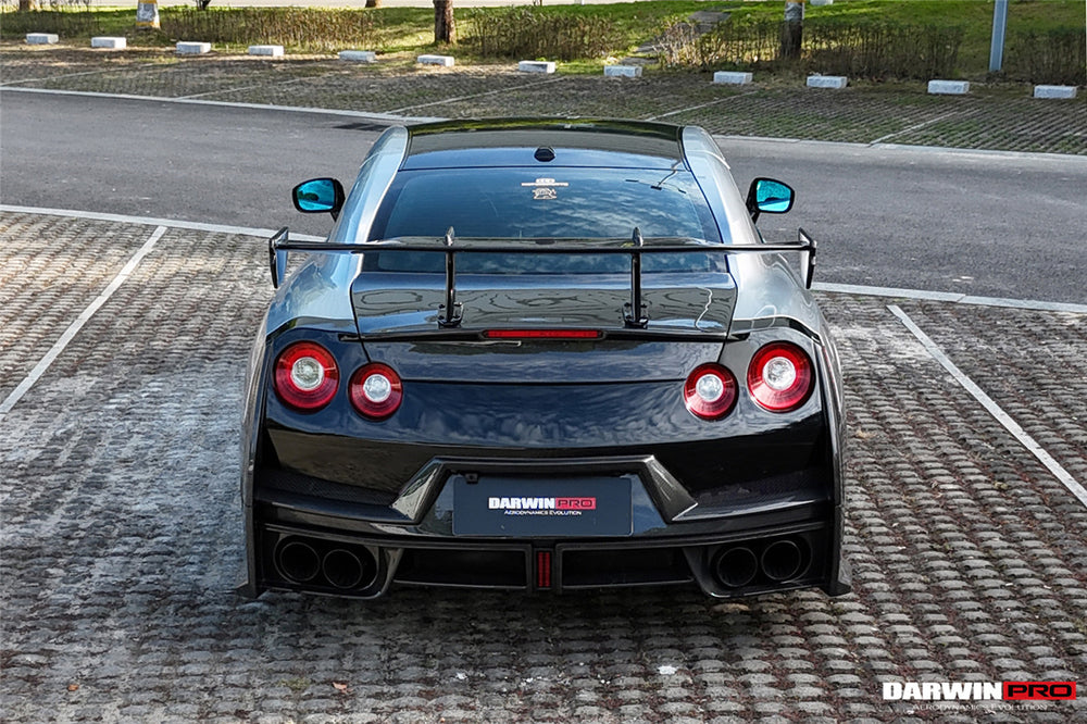 Parachoques trasero de fibra de carbono con luz negra para Nissan GTR R35 CBA/DBA/EBA 2008-2024, estilo Nismo, 2024