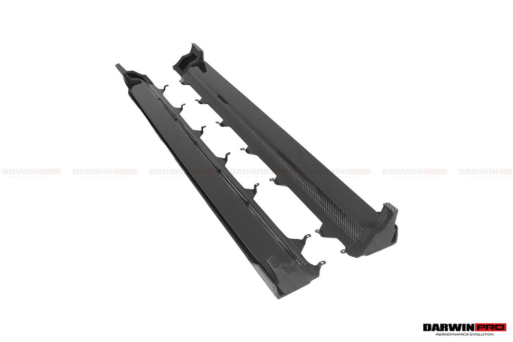 Faldones laterales de fibra de carbono estilo BKSS de Rolls-Royce Cullinan 2018-2024